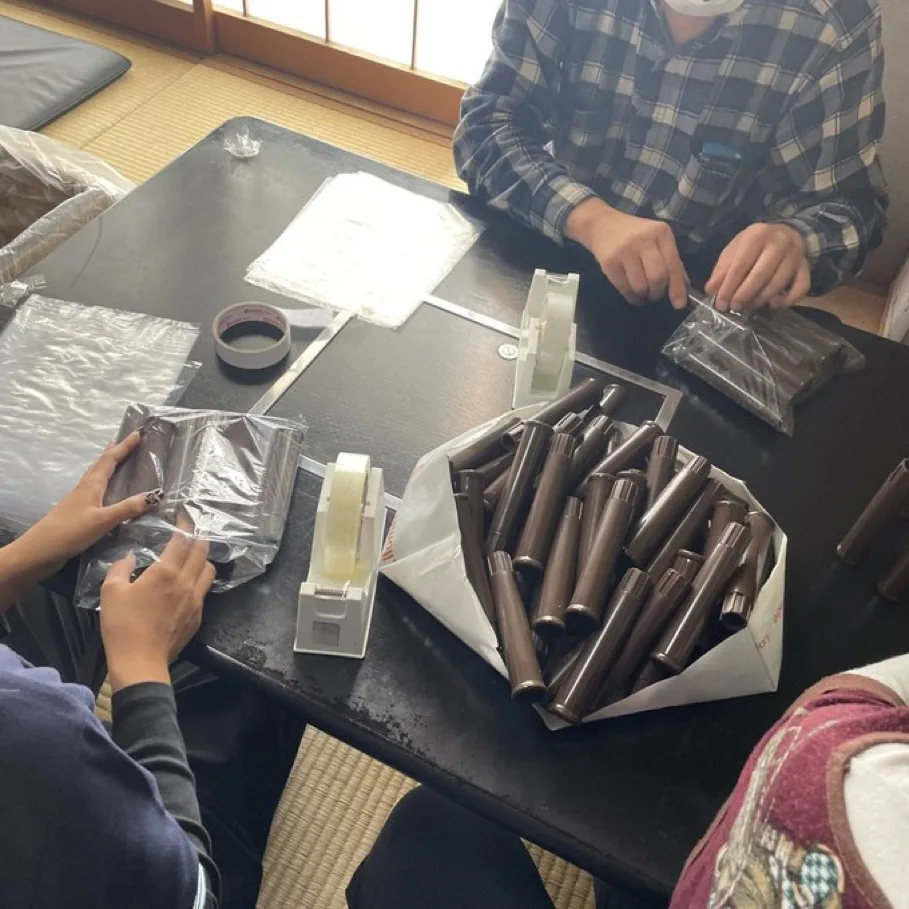 袋詰め作業の様子